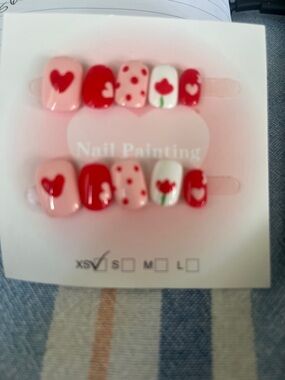 XS Women’s Red & Pink Heart and Flower Press-On Nail Set